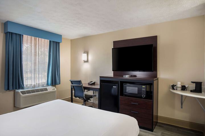 Room 16 of 37