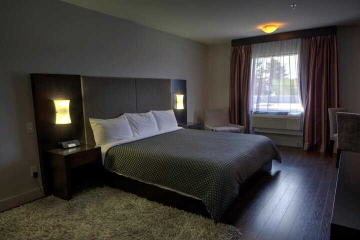 Room 11 of 37