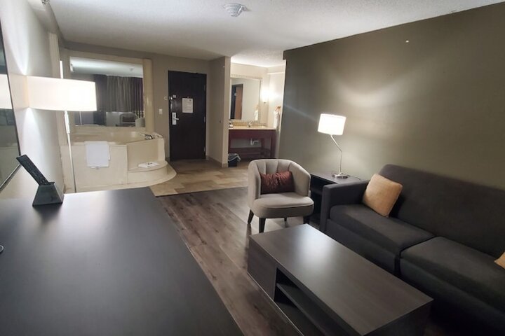 Room 25 of 27