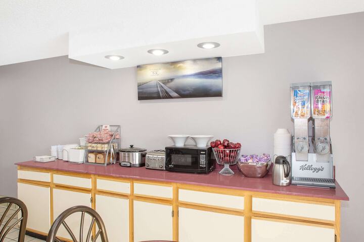 Breakfast/Coffee Service 16 of 17