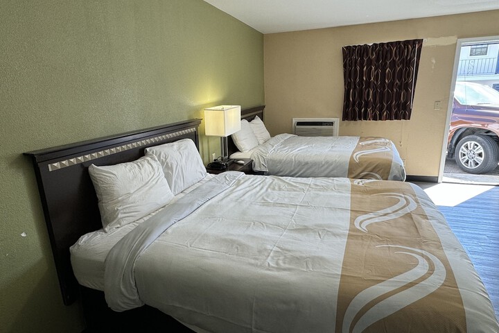 Room 5 of 15