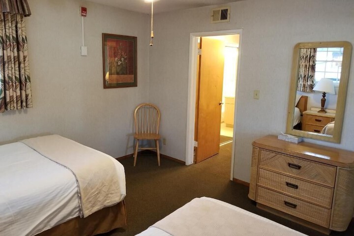 Room 31 of 229