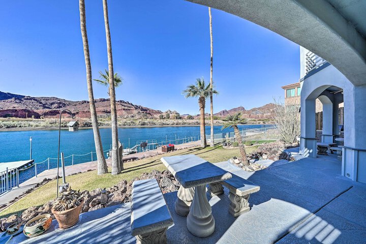 Spacious Parker House on the Colorado River!