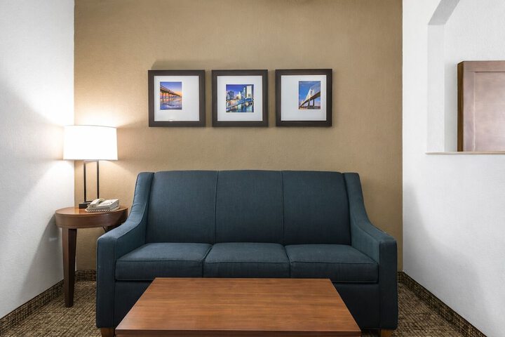 Comfort Suites Baymeadows Near Butler Blvd