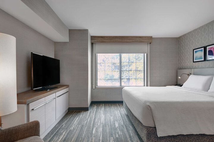 Room 43 of 66