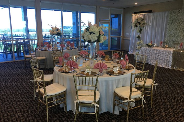 Ballroom/Hall 66 of 75