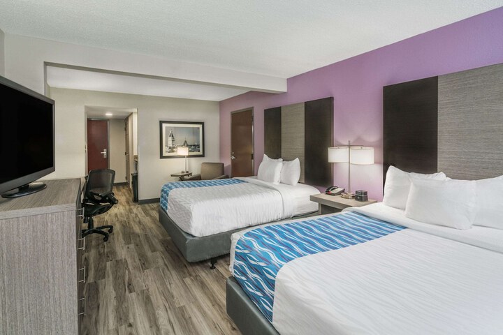 Room 21 of 34