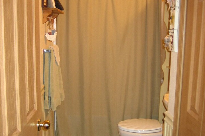 Room 3 of 38
