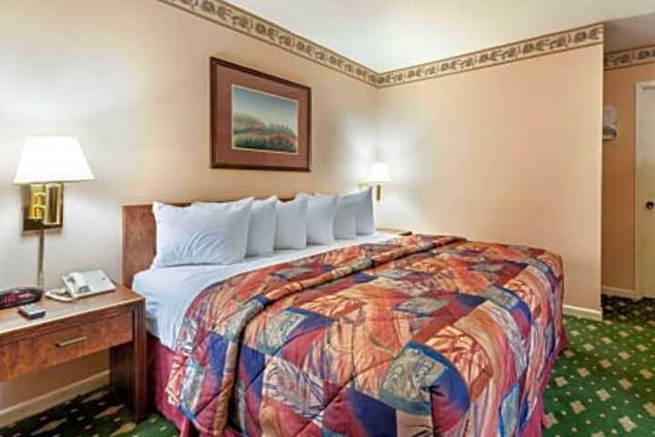Jasper Inn & Suites