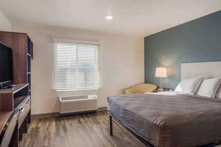 Room 6 of 13
