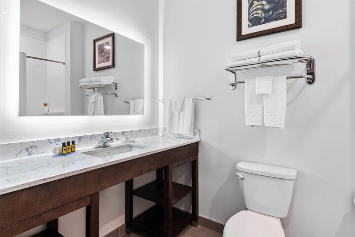 Best Western Plus New Richmond Inn & Suites
