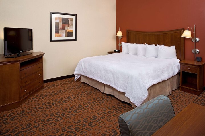 Hampton Inn & Suites Pittsburgh-Meadow Lands