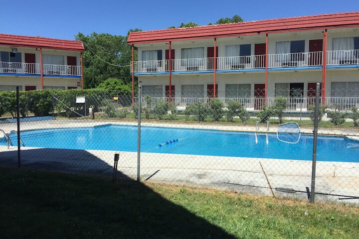 Pool 5 of 25
