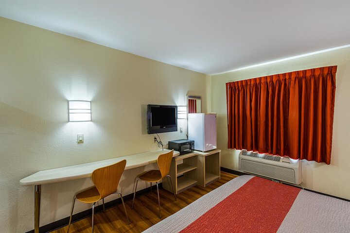Room 29 of 38