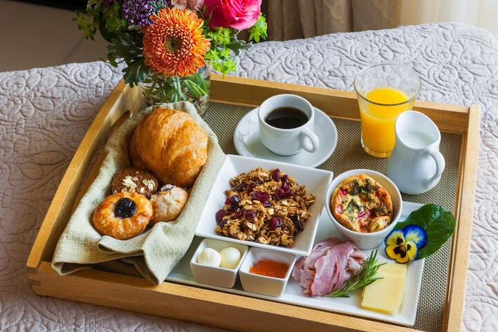 Breakfast/Coffee Service 23 of 33
