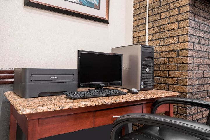 Business Center 19 of 19