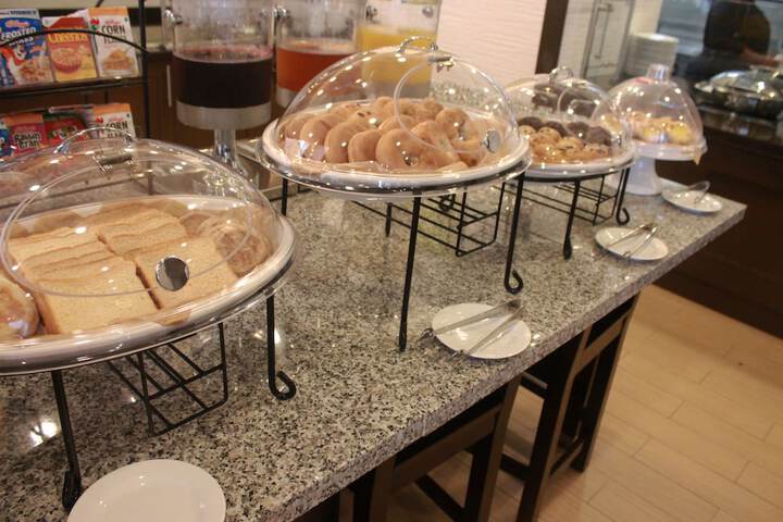 Breakfast/Coffee Service 45 of 57
