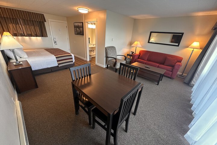 Room 34 of 181