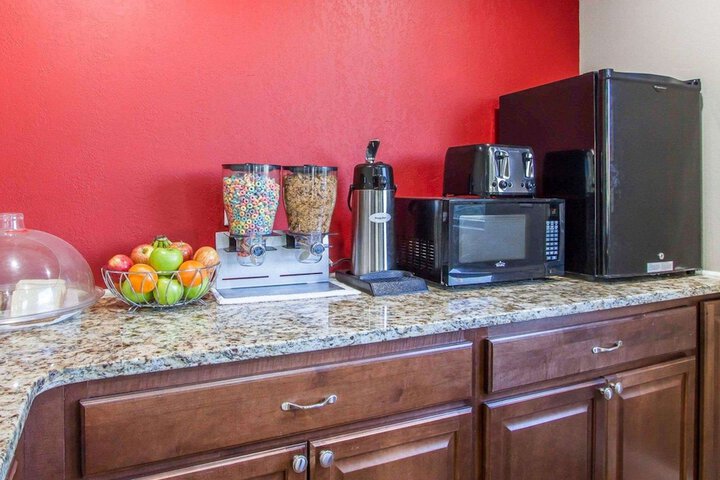 Breakfast/Coffee Service 23 of 30