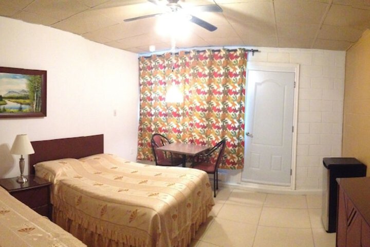Room 13 of 27