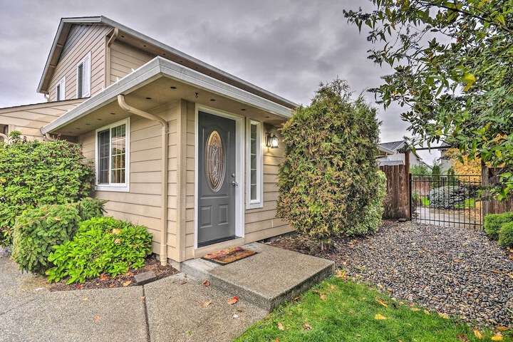 Chic Battle Ground Apartment 18 Mi to Vancouver!