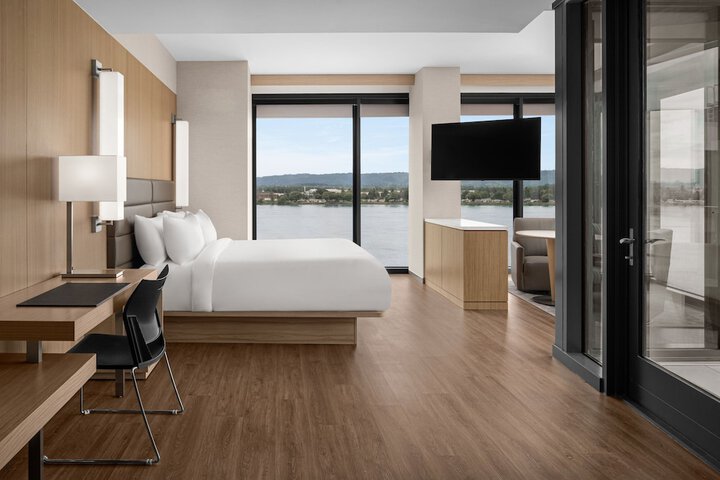 Room 10 of 24