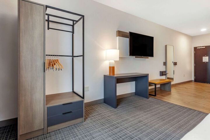 Comfort Suites Cottage Grove – Madison