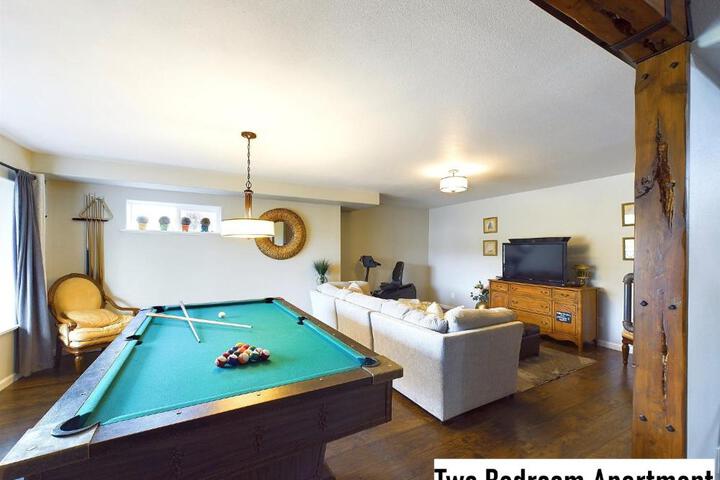 Beautiful Country Apartment AC, Pickleball, Billiards, Playground, Gardens