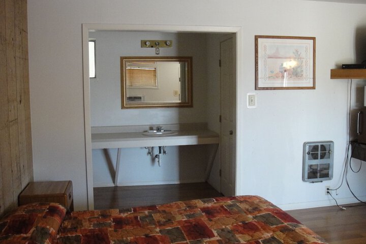 Room 16 of 27