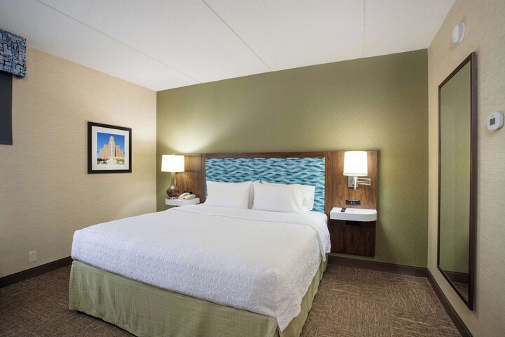 Hampton Inn Buffalo South / I-90