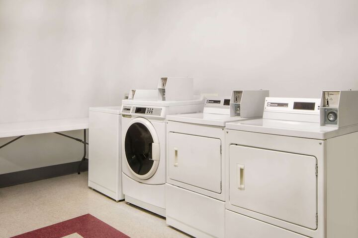 Room 12 of 32