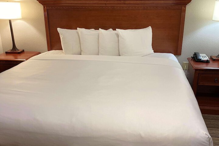 Room 9 of 24