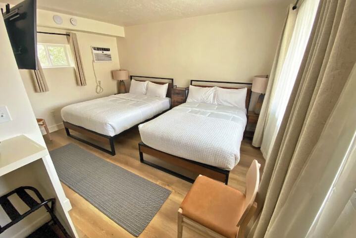 89 & Nine Motel