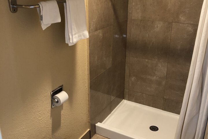 Room 15 of 23