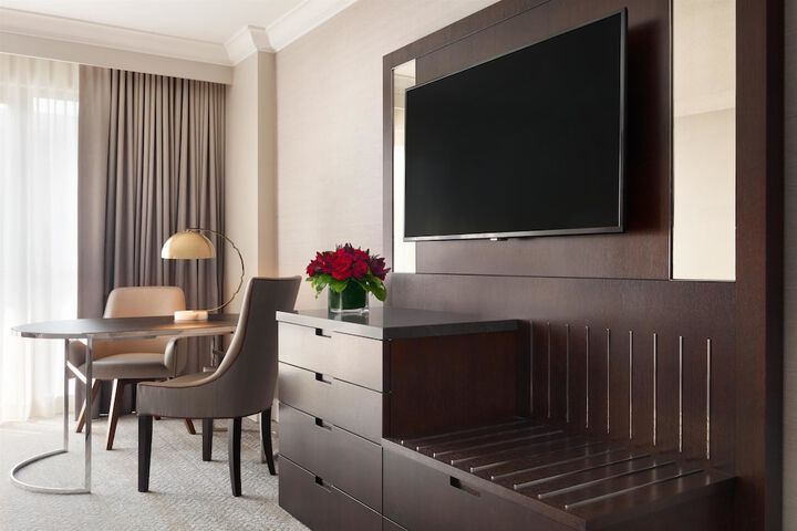 Room 44 of 108