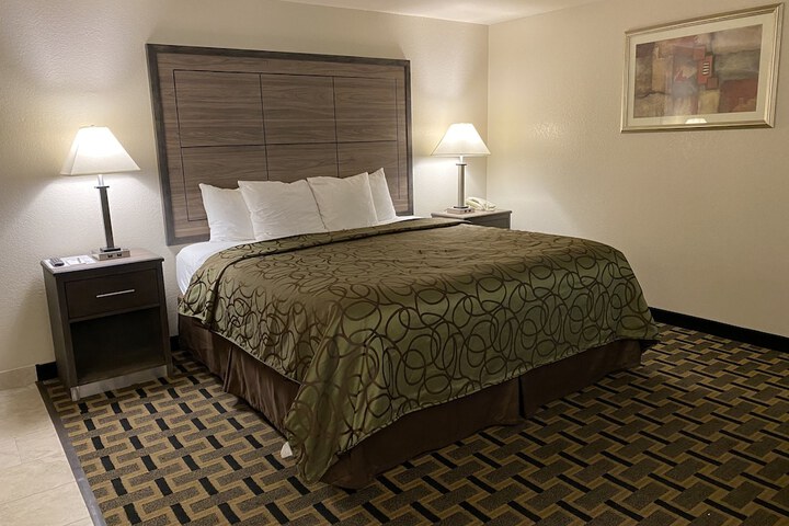 Room 34 of 51
