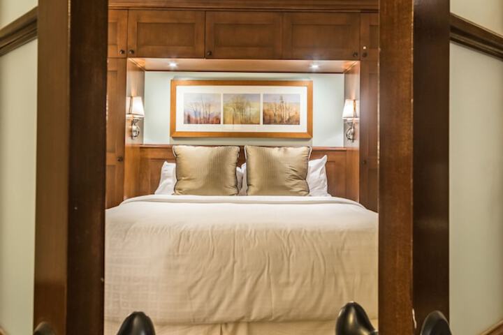 Room 51 of 74
