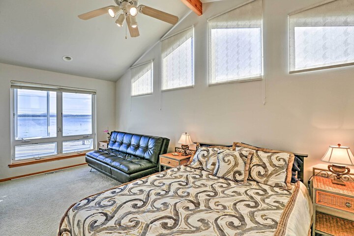 Birch Bay Waterfront Home - Steps to Beach!