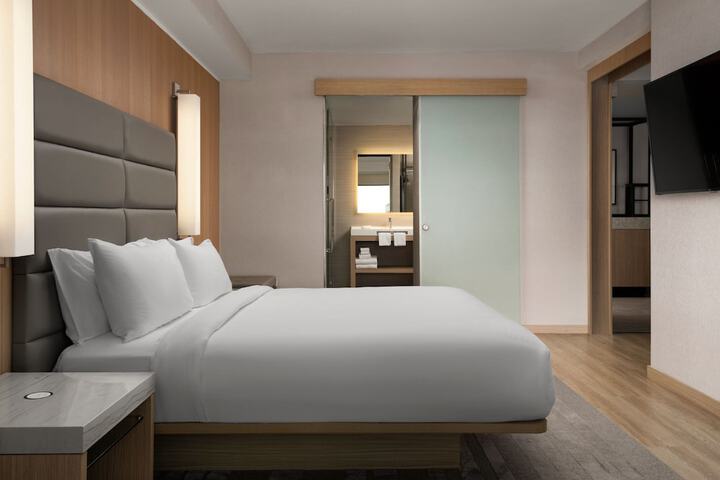 Room 31 of 64