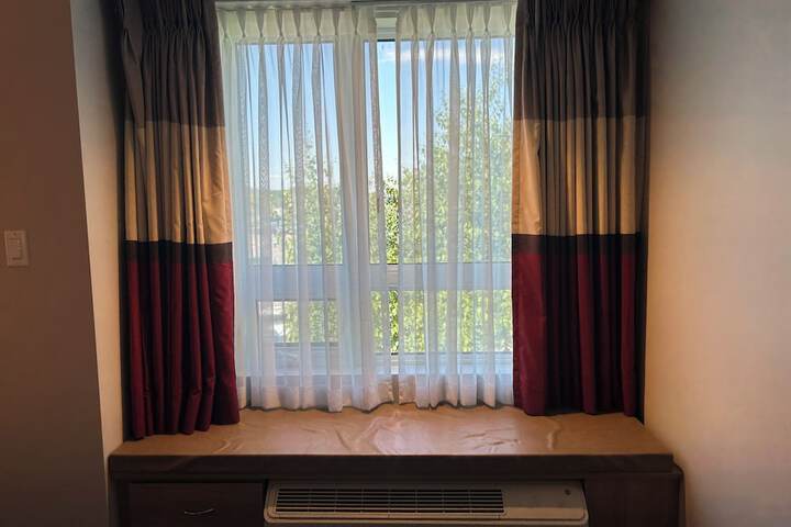 Room 18 of 25