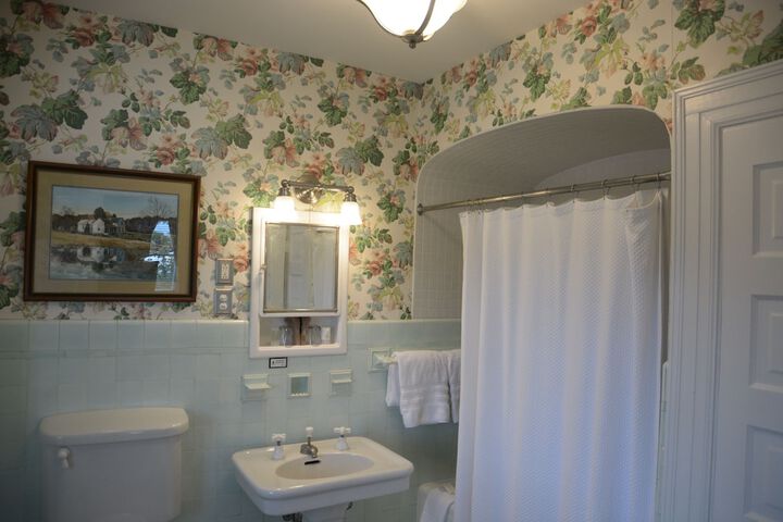 Room 90 of 151