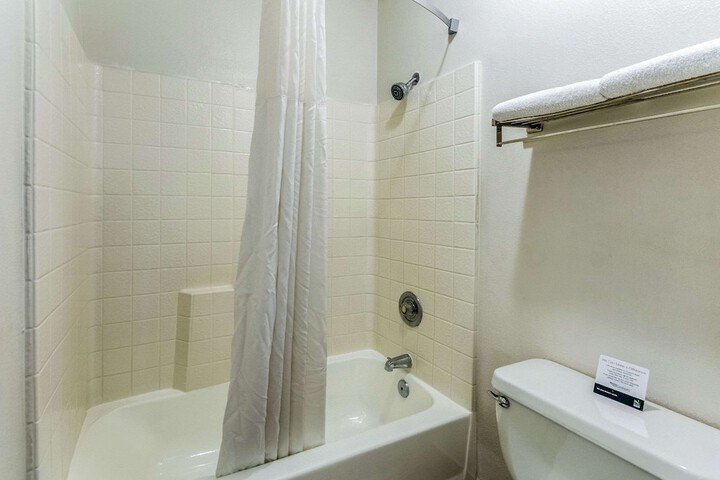 Quality Inn Fresno Near University