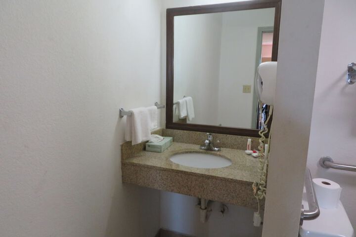 Room 49 of 80