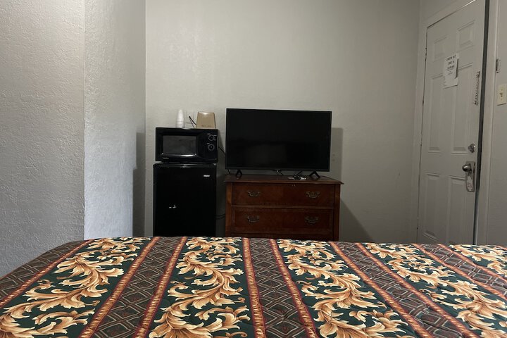 Room 3 of 18