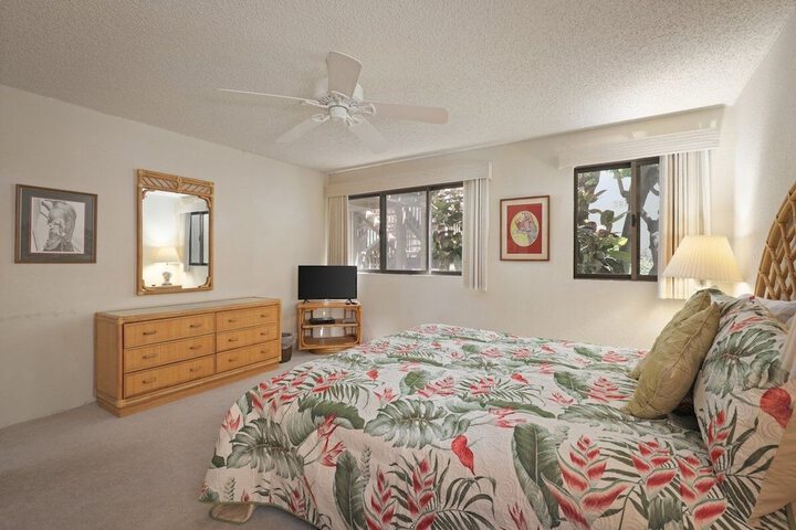 Room 16 of 28