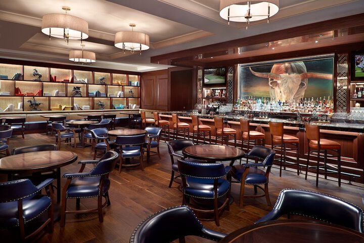 Lounge 63 of 70