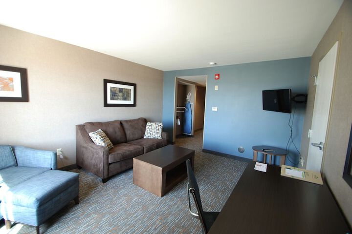 Room 7 of 27