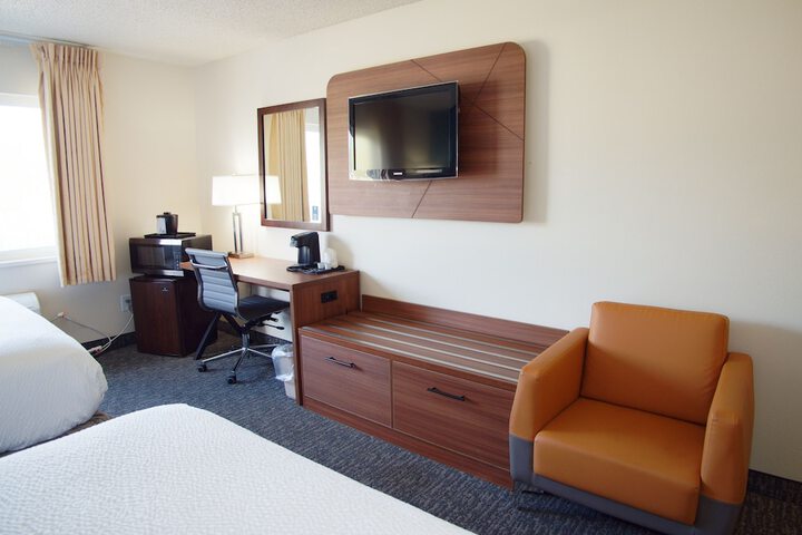 Room 15 of 40