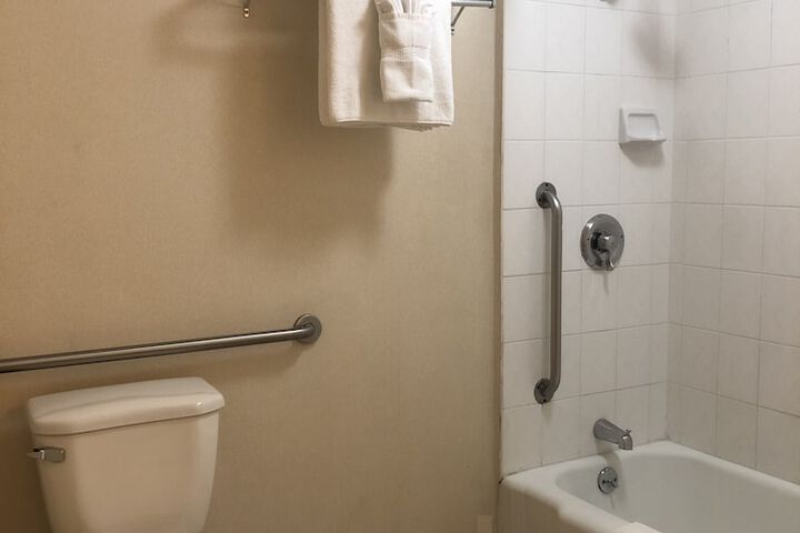 Room 20 of 33