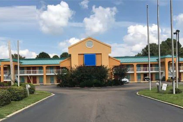 Hotel 4 of 34